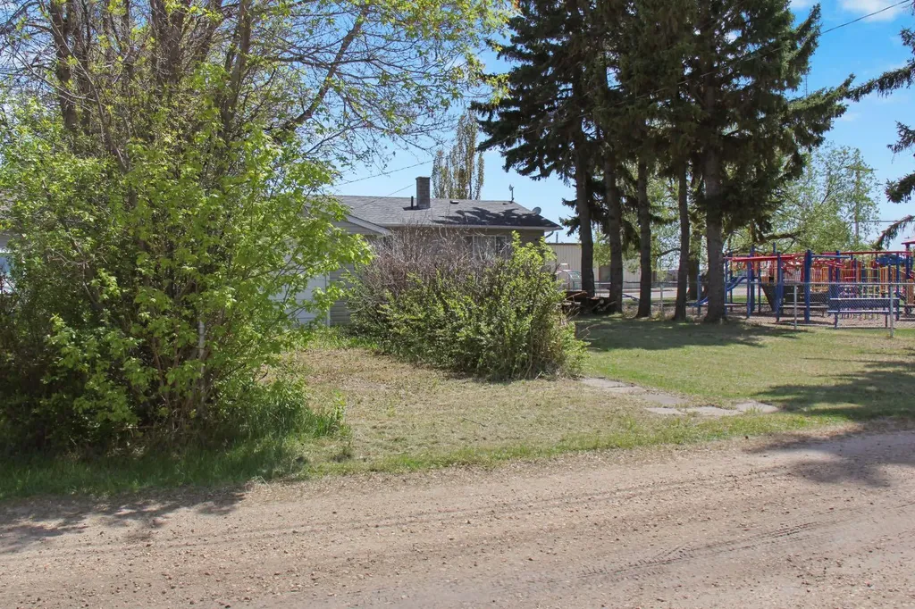 5110 51 Street Daysland AB T0B 1A0
