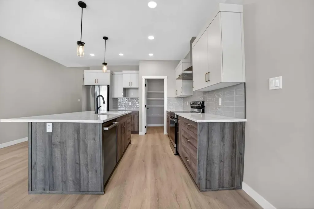 409 Rivergrove Chase W Lethbridge AB T1K 8E9
