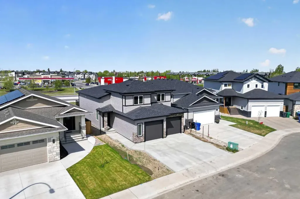 409 Rivergrove Chase W Lethbridge AB T1K 8E9