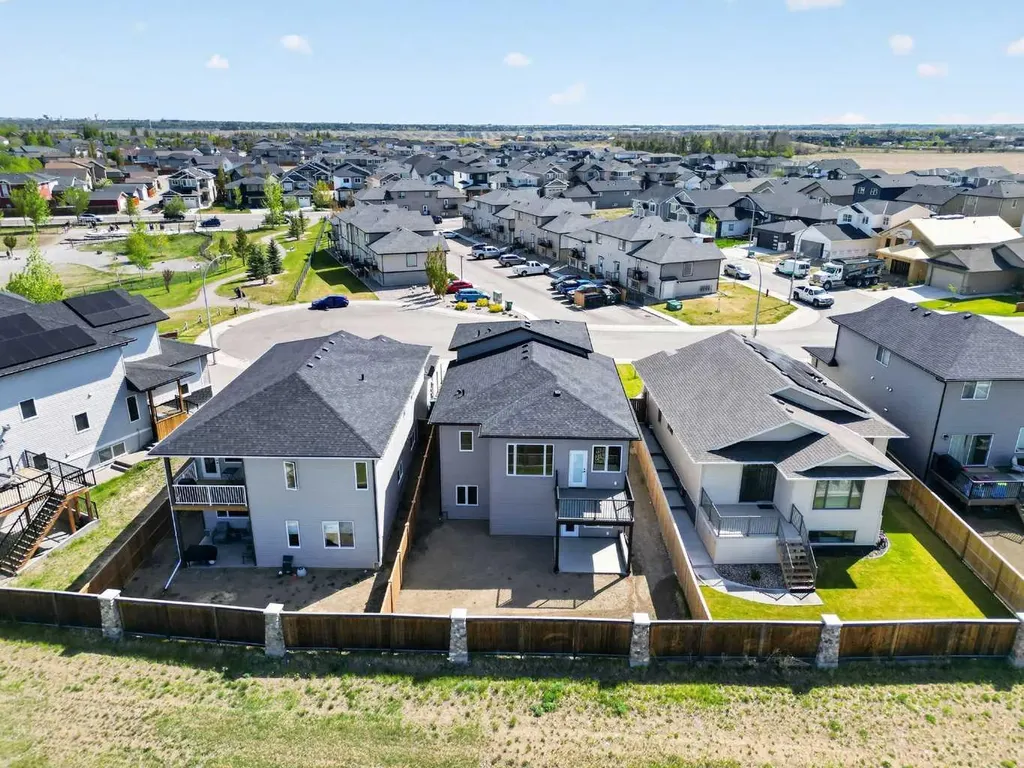 409 Rivergrove Chase W Lethbridge AB T1K 8E9