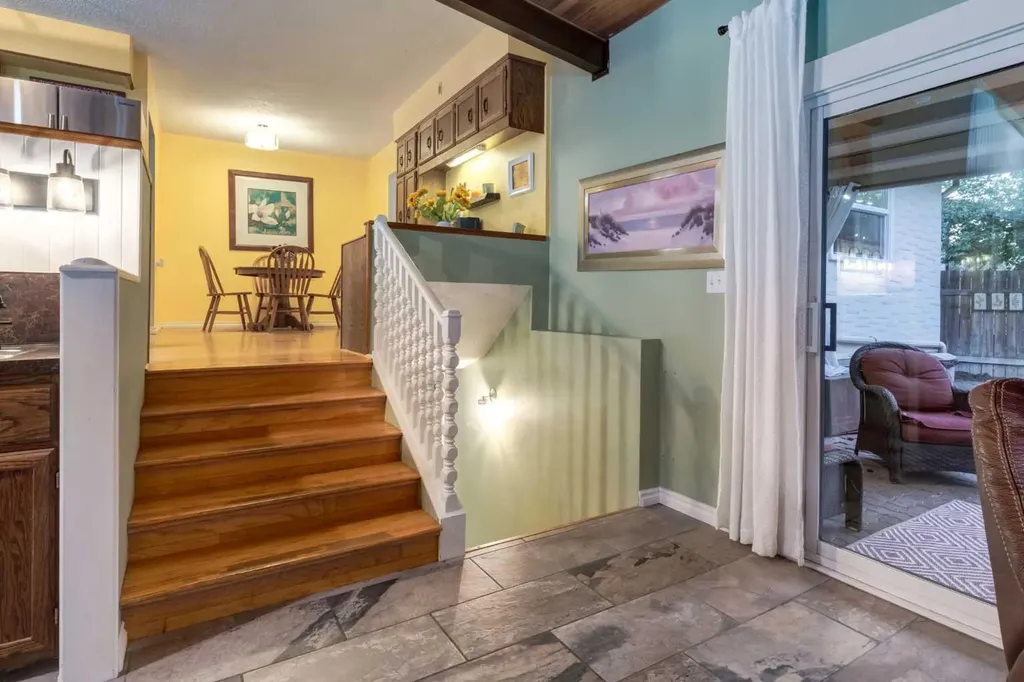 220 Oakridge Place SW Calgary AB T2V 1V2