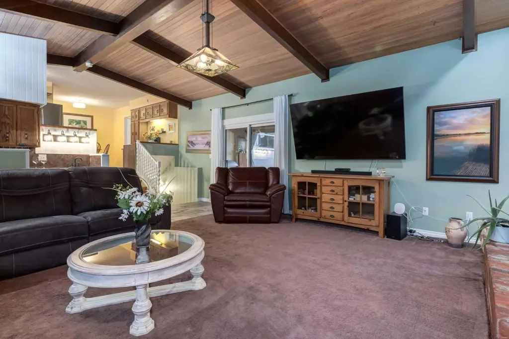 220 Oakridge Place SW Calgary AB T2V 1V2