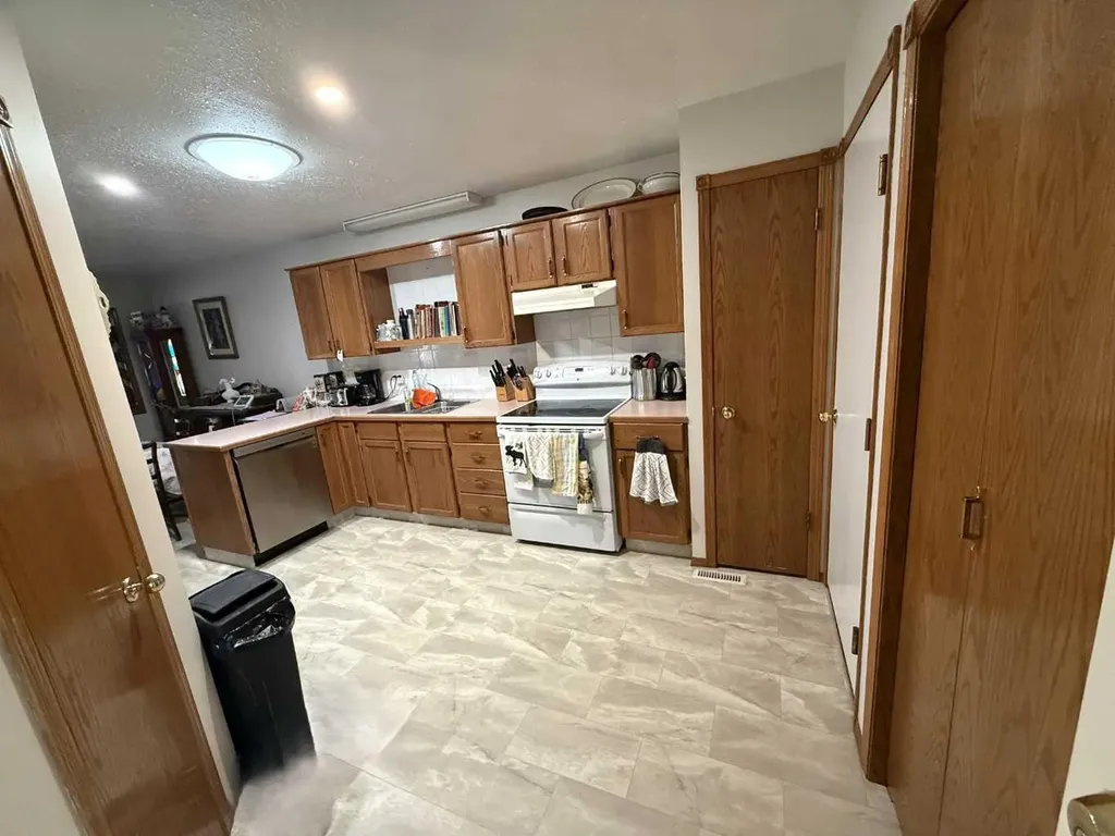 4102 Silverpark Estates Close Olds AB T4H1B4