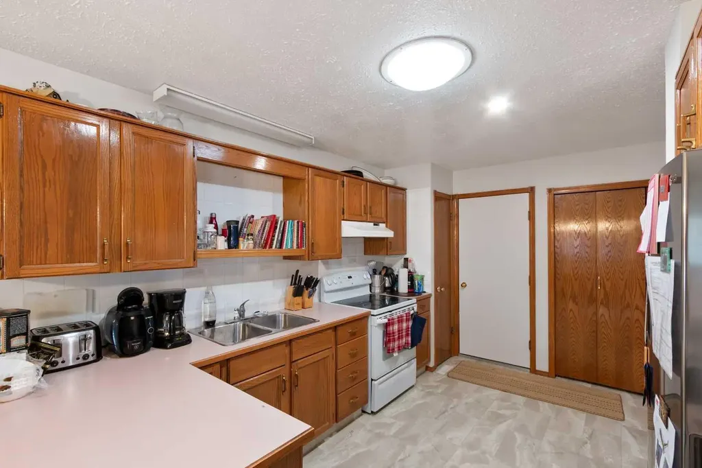 4102 Silverpark Estates Close Olds AB T4H1B4