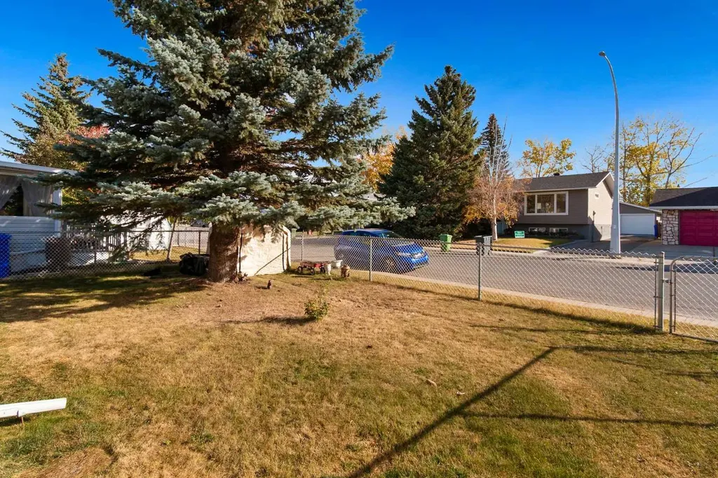 4102 Silverpark Estates Close Olds AB T4H1B4