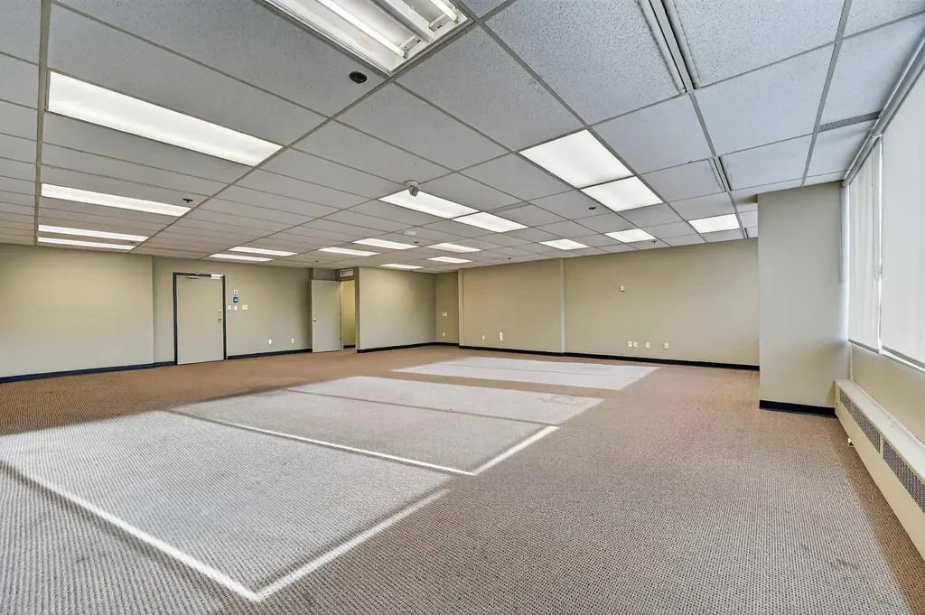 1109 17 Avenue SW Calgary AB T2T 0B4