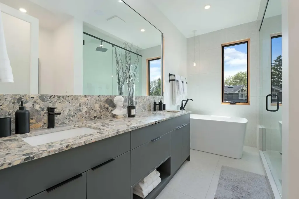 517 28 Avenue NW Calgary AB T2M 2K9
