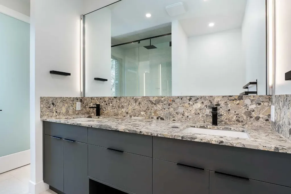 517 28 Avenue NW Calgary AB T2M 2K9