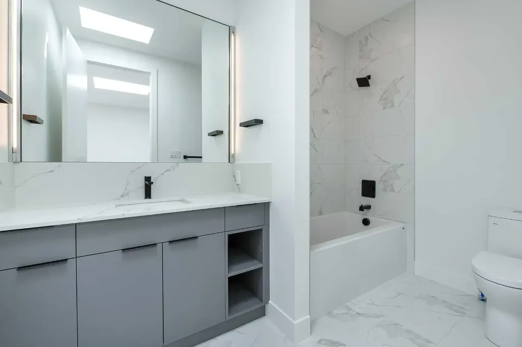 517 28 Avenue NW Calgary AB T2M 2K9