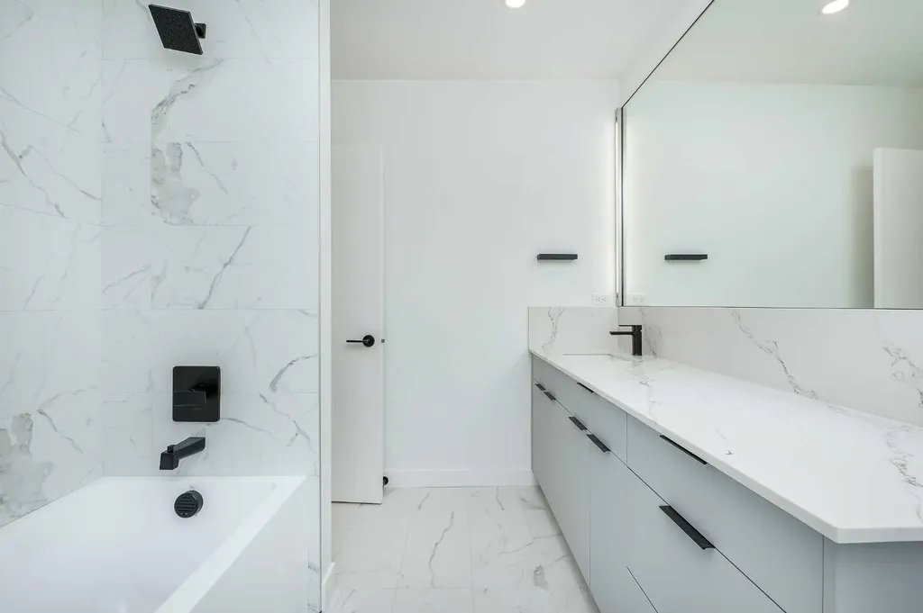 517 28 Avenue NW Calgary AB T2M 2K9