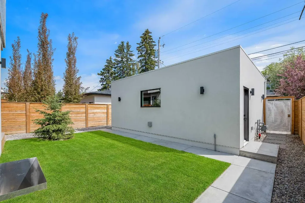 517 28 Avenue NW Calgary AB T2M 2K9