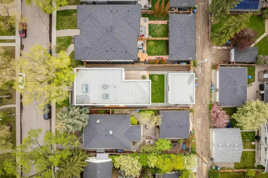 517 28 Avenue NW Calgary AB T2M 2K9