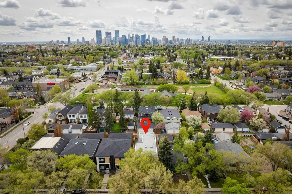 517 28 Avenue NW Calgary AB T2M 2K9