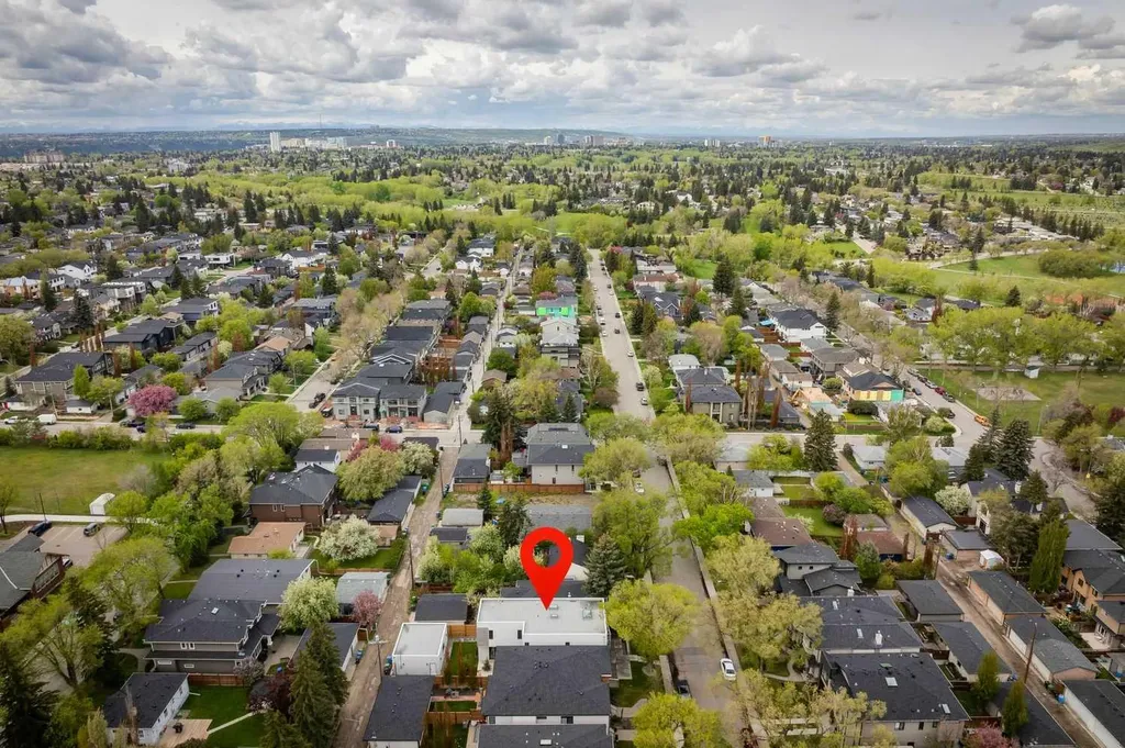 517 28 Avenue NW Calgary AB T2M 2K9