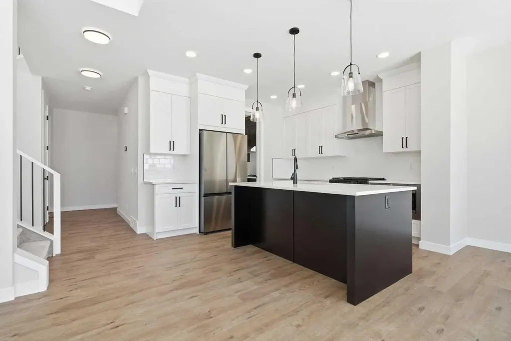 302 Kinniburgh Loop Chestermere AB T1X 3C3