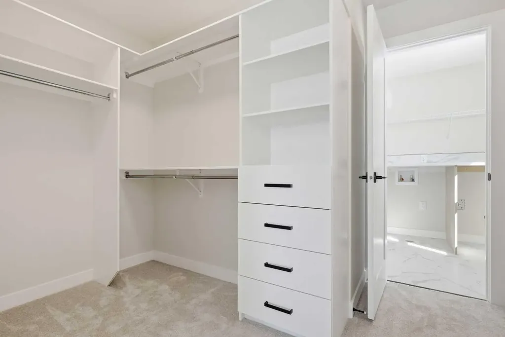 302 Kinniburgh Loop Chestermere AB T1X 3C3