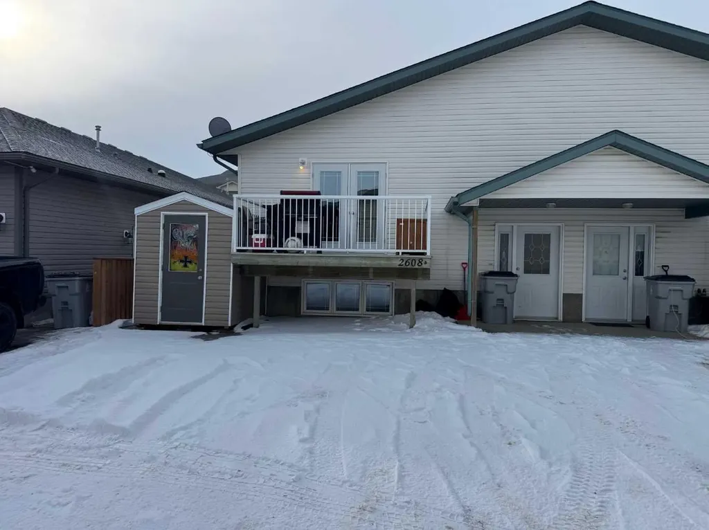 2608B 11 Avenue Wainwright AB T9W 1W2
