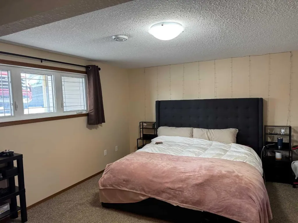 2608B 11 Avenue Wainwright AB T9W 1W2