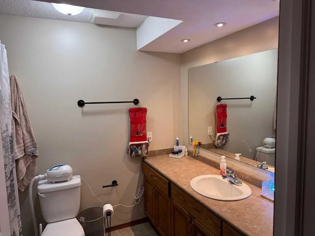 2608B 11 Avenue Wainwright AB T9W 1W2