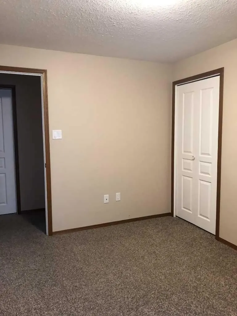 2608B 11 Avenue Wainwright AB T9W 1W2