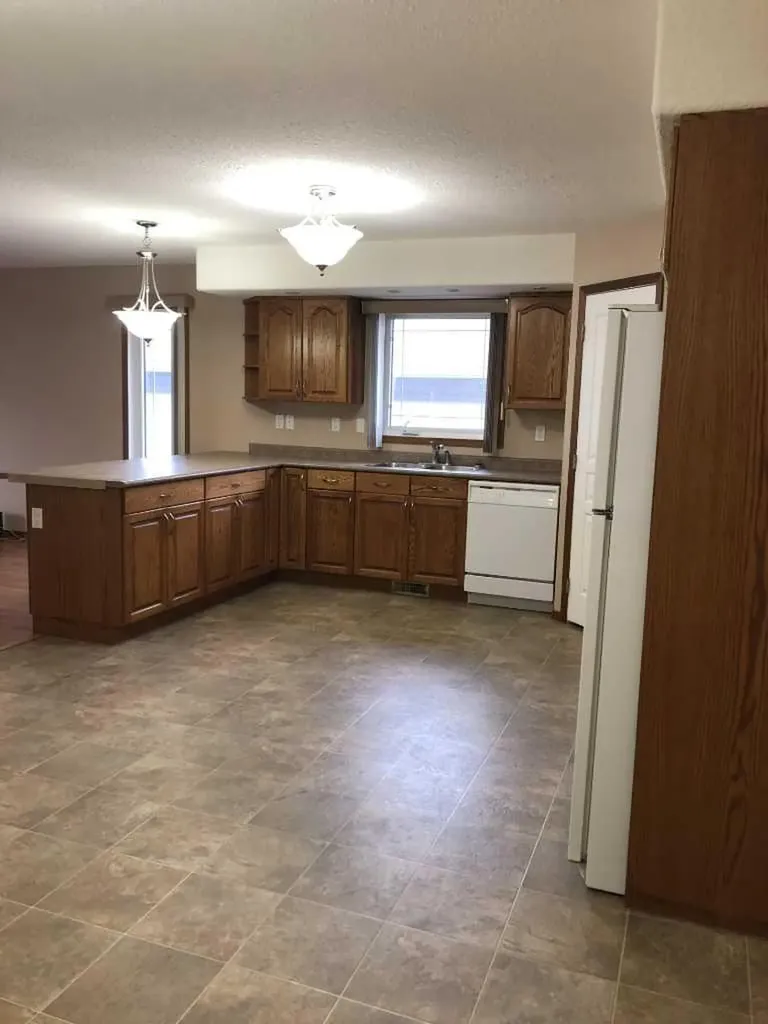 2608B 11 Avenue Wainwright AB T9W 1W2