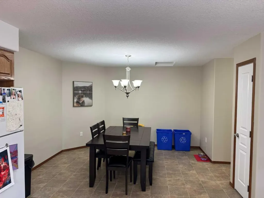 2608B 11 Avenue Wainwright AB T9W 1W2