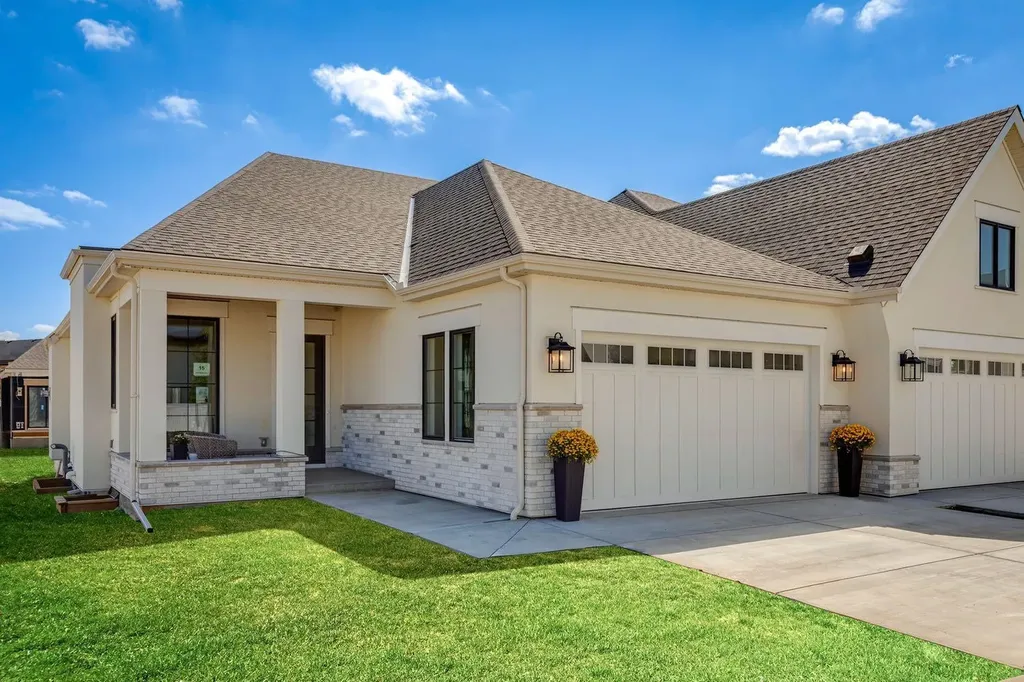 15 Normandy Lane SW Calgary AB T3E 7K1