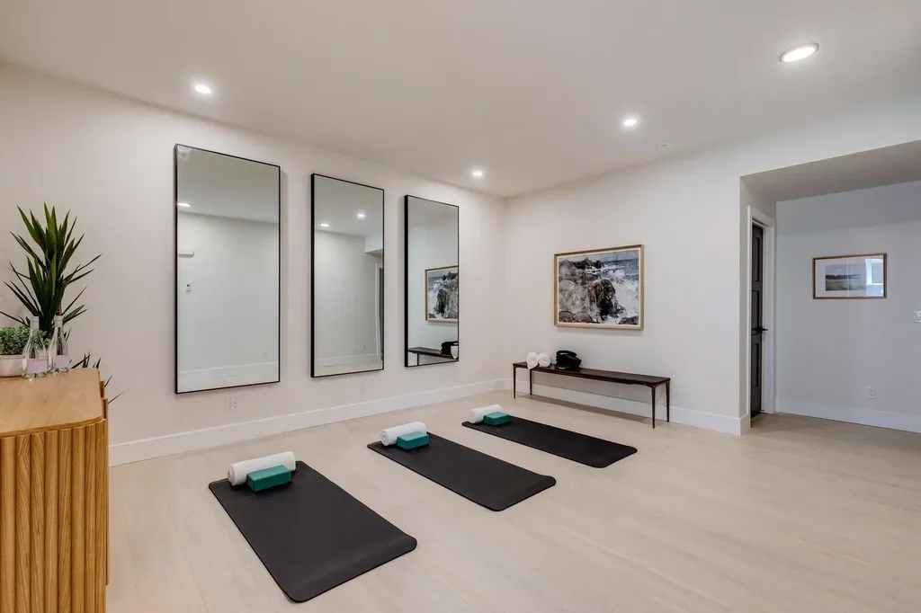 15 Normandy Lane SW Calgary AB T3E 7K1