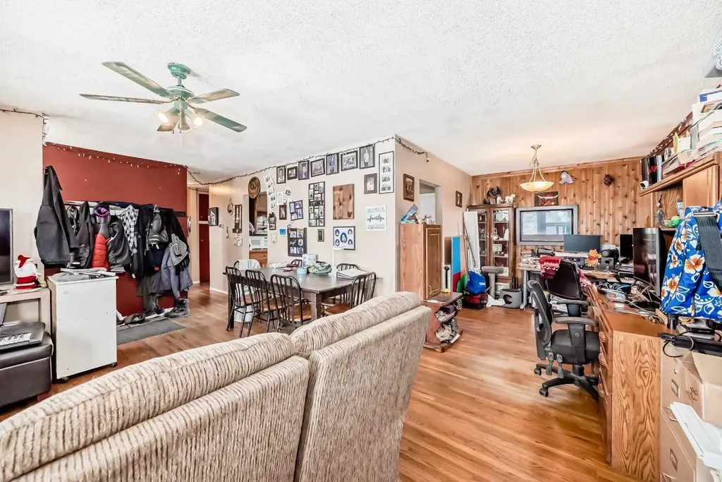 4939 45 Street Innisfail AB T4G 1M4