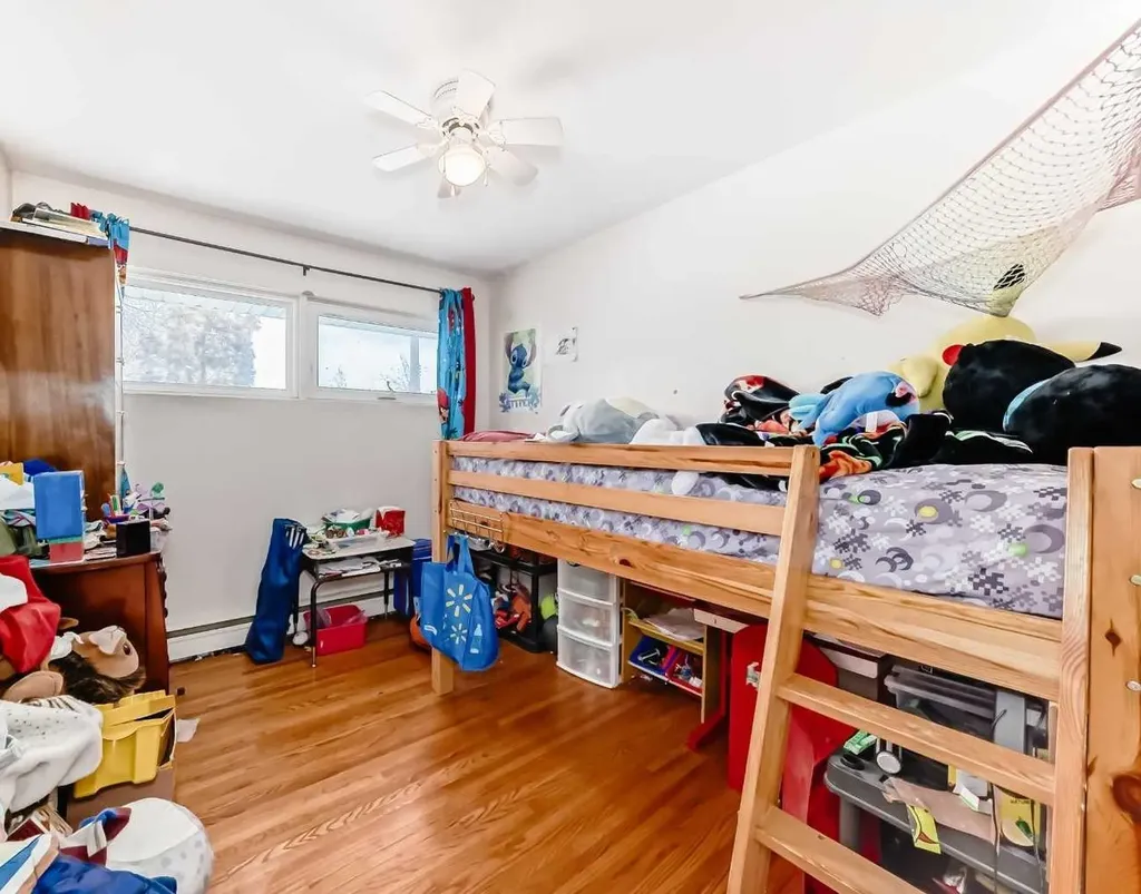 4939 45 Street Innisfail AB T4G 1M4
