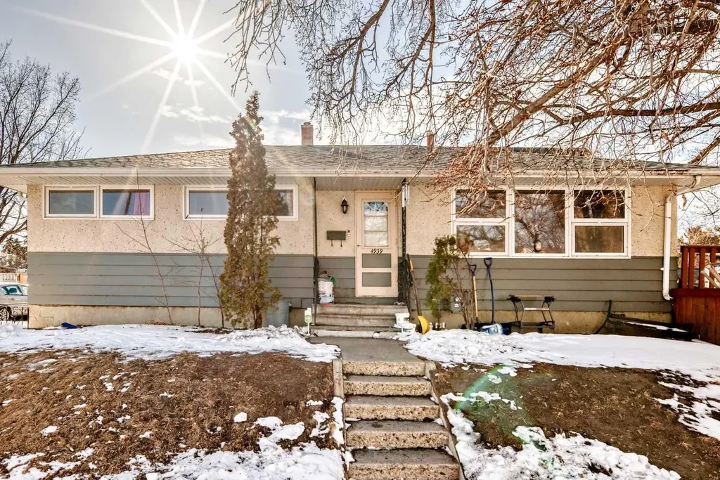 4939 45 Street Innisfail AB T4G 1M4