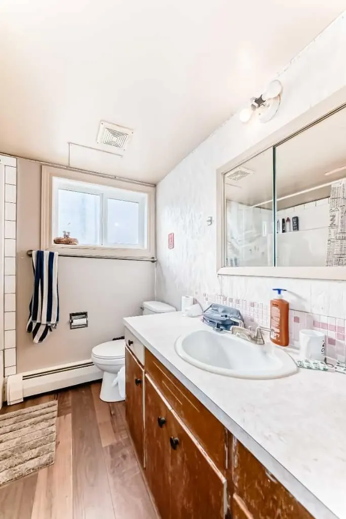 4939 45 Street Innisfail AB T4G 1M4