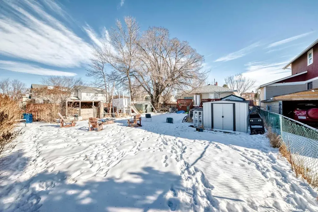 4939 45 Street Innisfail AB T4G 1M4