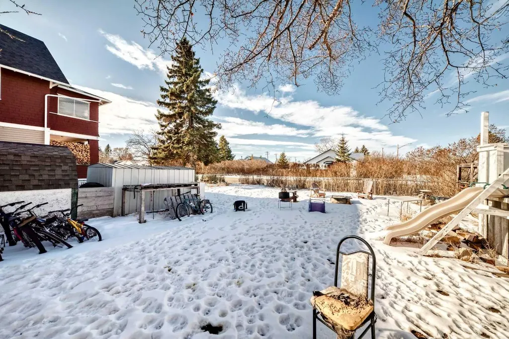 4939 45 Street Innisfail AB T4G 1M4