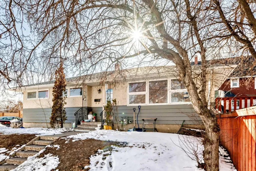 4939 45 Street Innisfail AB T4G 1M4