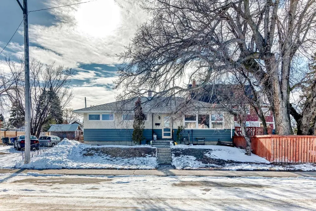 4939 45 Street Innisfail AB T4G 1M4