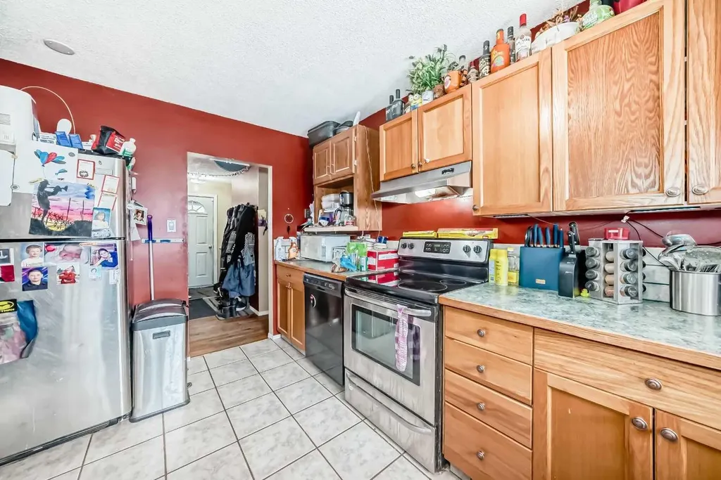 4939 45 Street Innisfail AB T4G 1M4