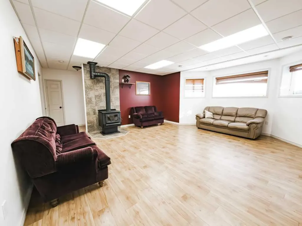 9910 95 Street La Crete AB T0H2H0