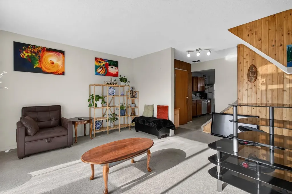 31 Templeby Way NE Calgary AB T1y5n7