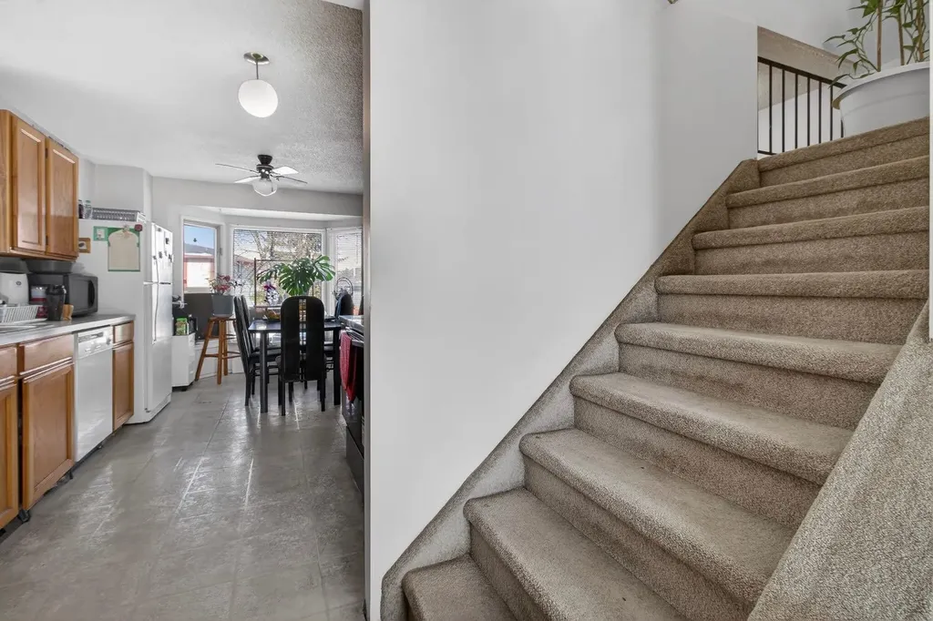 31 Templeby Way NE Calgary AB T1y5n7