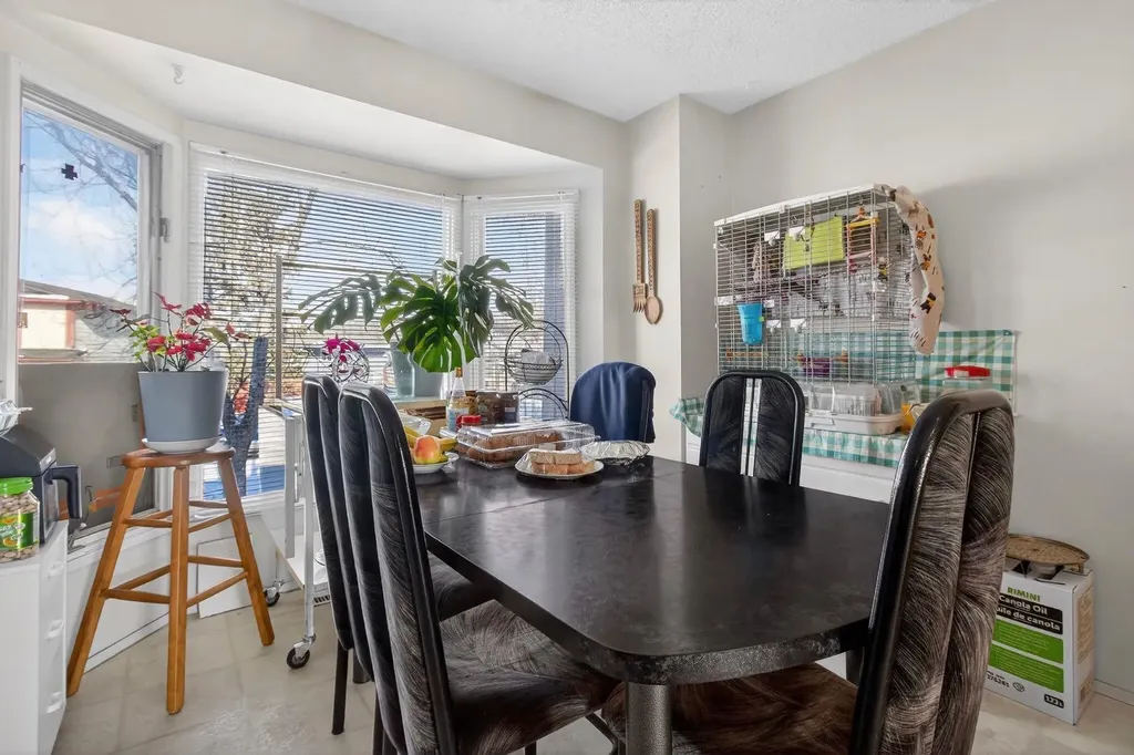 31 Templeby Way NE Calgary AB T1y5n7