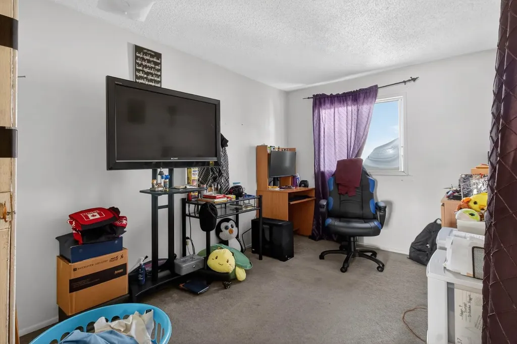 31 Templeby Way NE Calgary AB T1y5n7