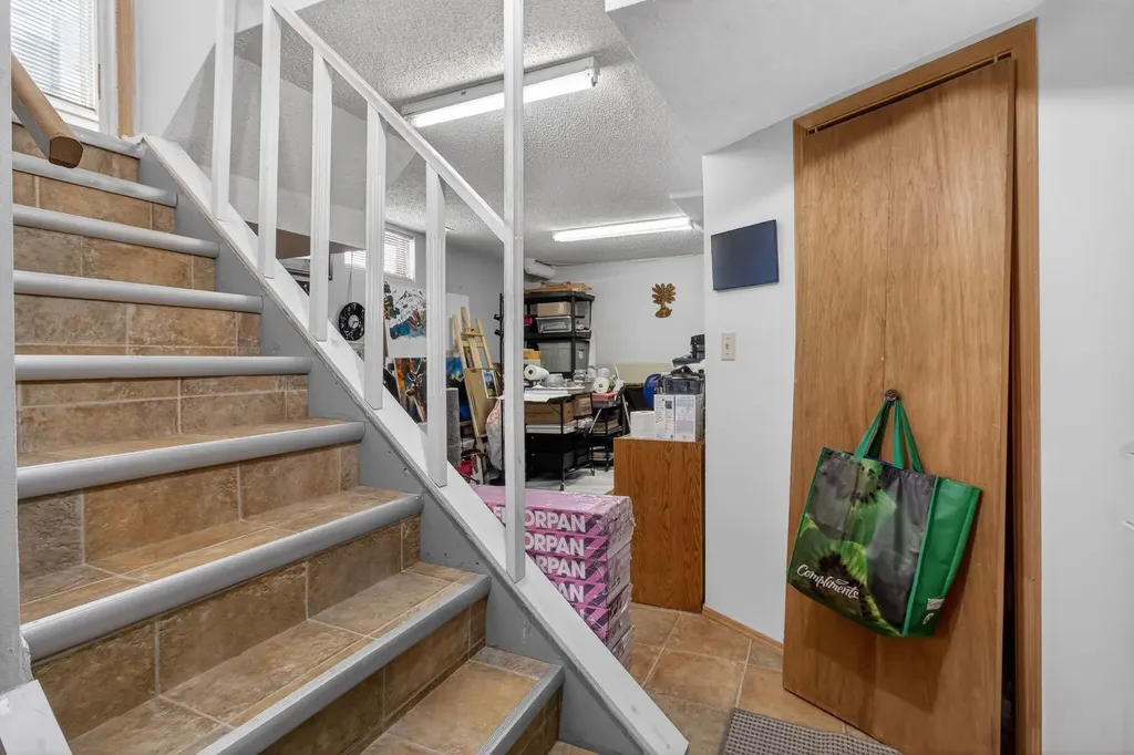 31 Templeby Way NE Calgary AB T1y5n7