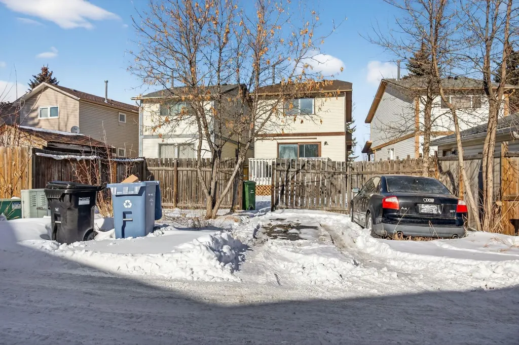 31 Templeby Way NE Calgary AB T1y5n7