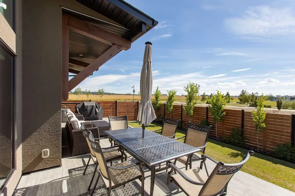 11 Tenhove Street Red Deer AB T4P 0L1