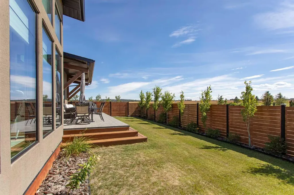 11 Tenhove Street Red Deer AB T4P 0L1