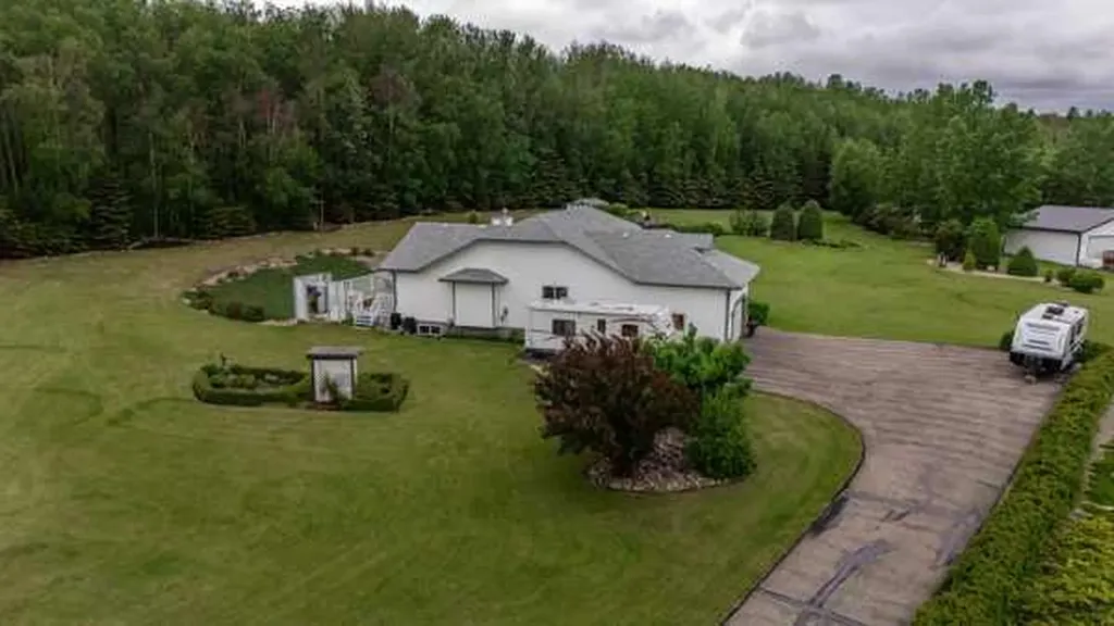 26110 Highway 11 Rural Red Deer County AB T4E1C2