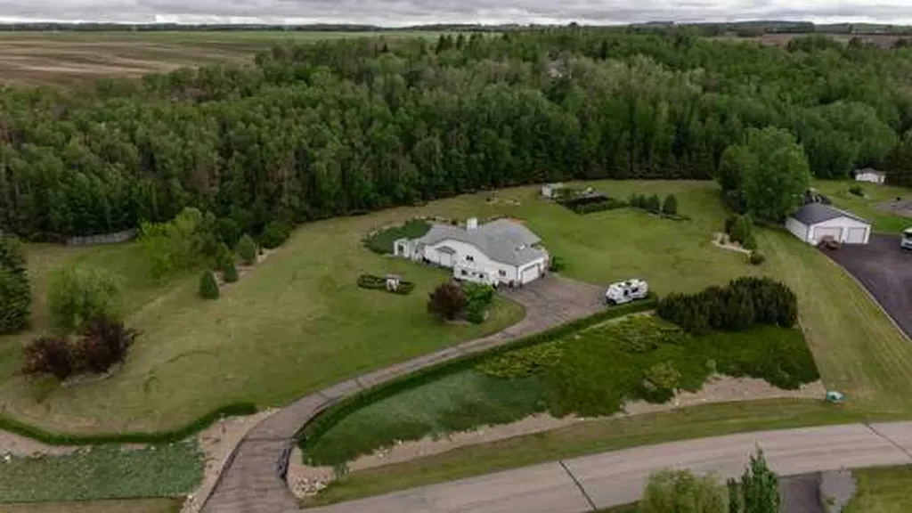 26110 Highway 11 Rural Red Deer County AB T4E1C2