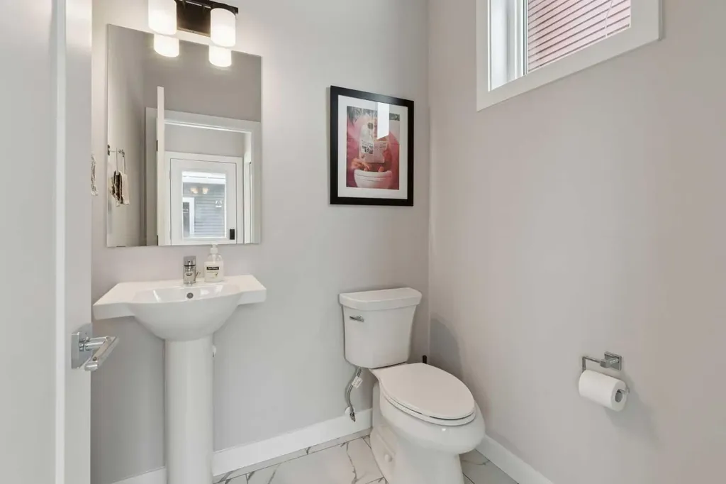 556 Chelsea Gardens Chestermere AB T1X2V4