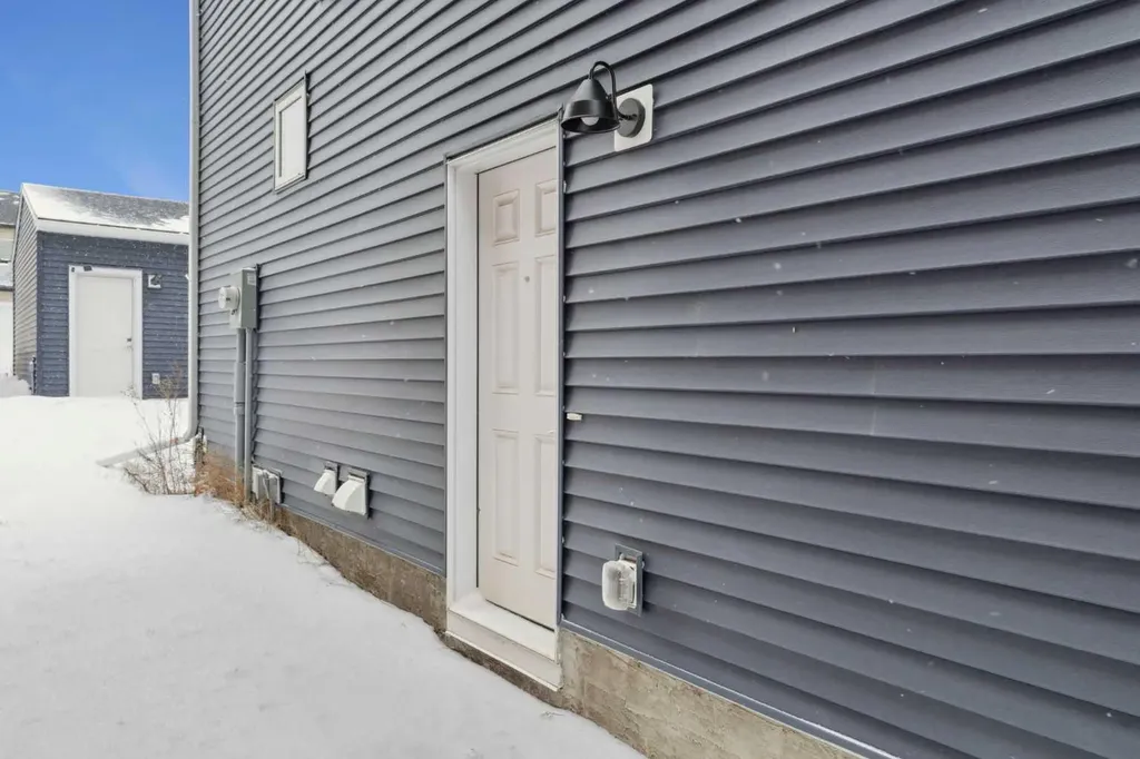 556 Chelsea Gardens Chestermere AB T1X2V4